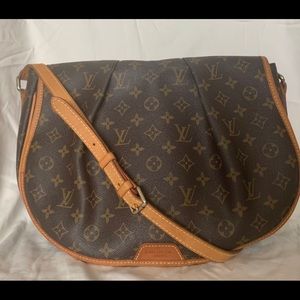 ❤️SOLD ❤️AUTH LOUIS VUITTON MENILMONTANT GM MONOGRAM CROSSBODY HANDBAG PURSE